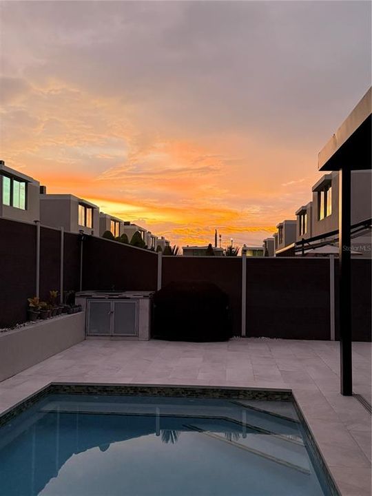 En Venta: $1,185,000 (3 camas, 2 baños, 2775 Pies cuadrados)