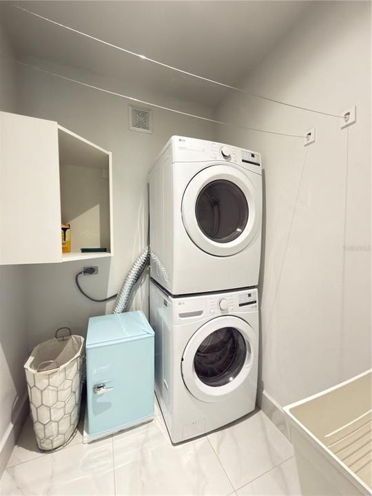 En Venta: $1,185,000 (3 camas, 2 baños, 2775 Pies cuadrados)