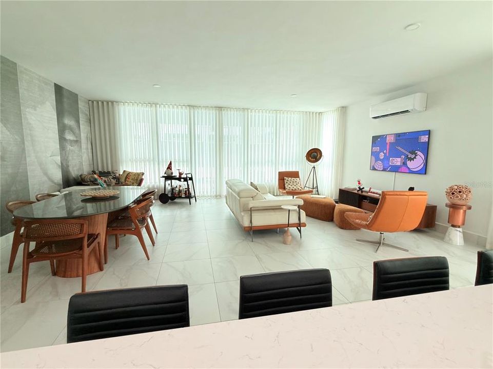 En Venta: $1,185,000 (3 camas, 2 baños, 2775 Pies cuadrados)