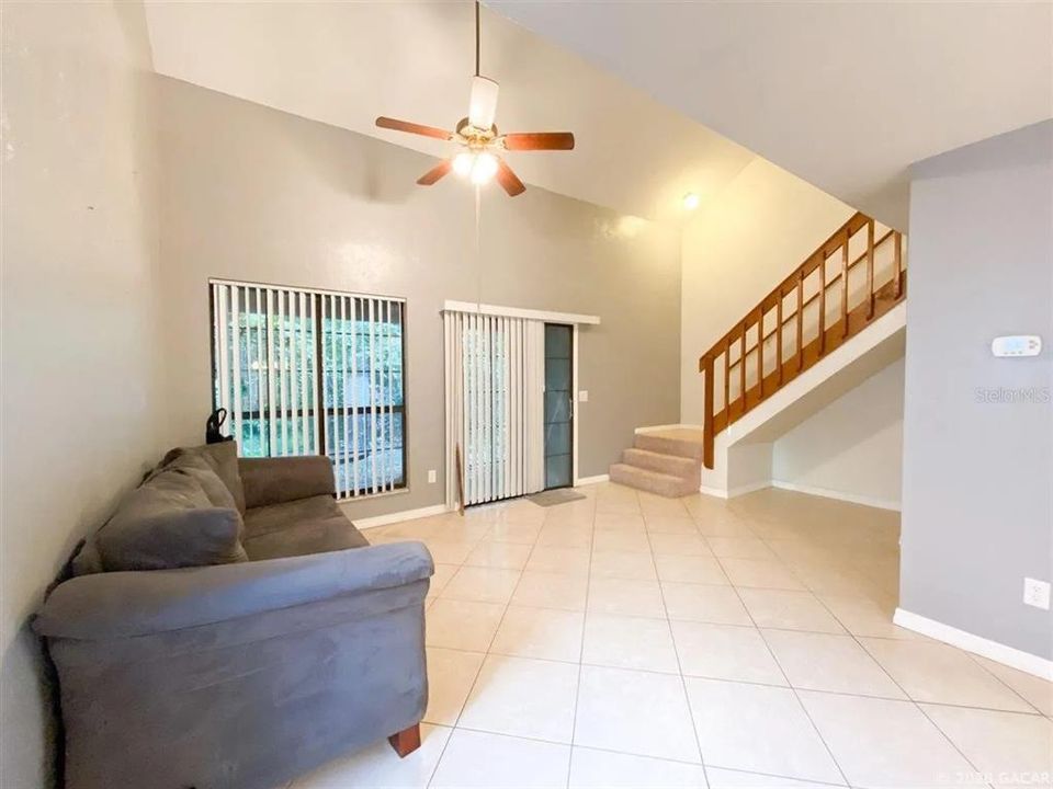 В аренду: $1,550 (2 спален, 2 ванн, 1106 Квадратных фут)