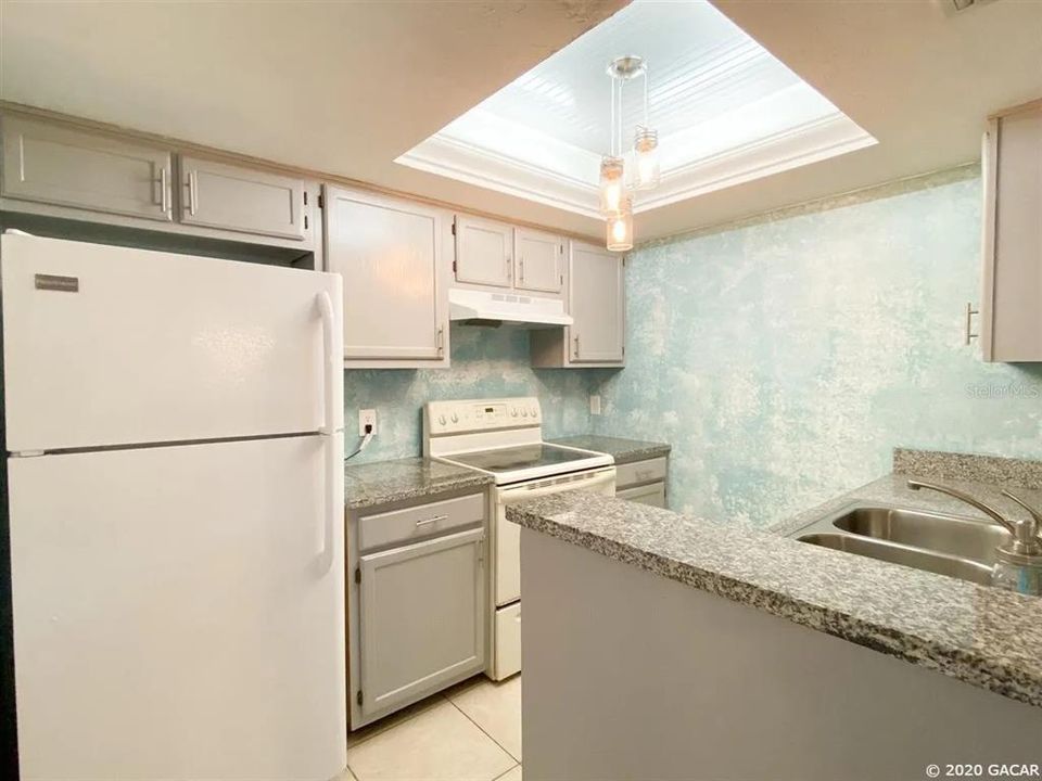 В аренду: $1,550 (2 спален, 2 ванн, 1106 Квадратных фут)