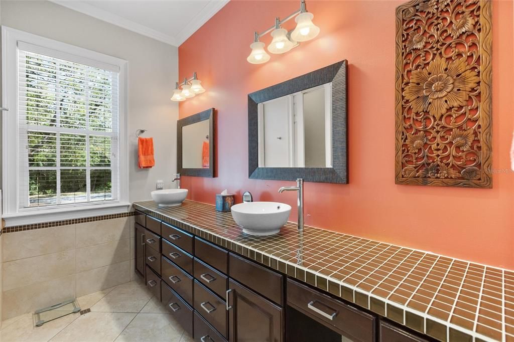 For Sale: $2,399,000 (6 beds, 5 baths, 5266 Square Feet)