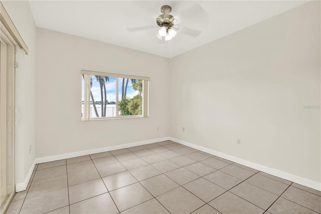 合同活跃: $729,000 (3 贝兹, 2 浴室, 1431 平方英尺)