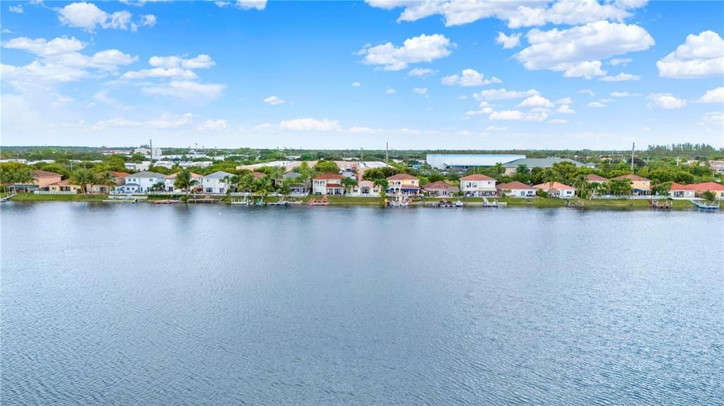 合同活跃: $729,000 (3 贝兹, 2 浴室, 1431 平方英尺)