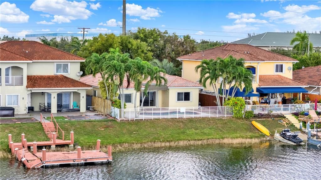 合同活跃: $729,000 (3 贝兹, 2 浴室, 1431 平方英尺)