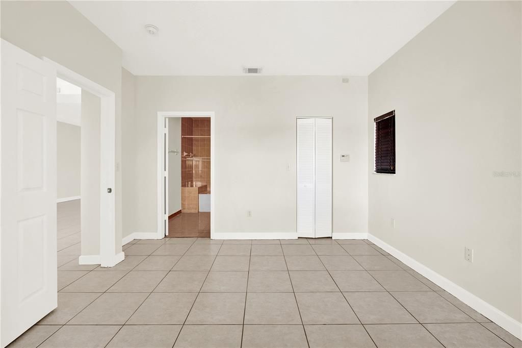 合同活跃: $729,000 (3 贝兹, 2 浴室, 1431 平方英尺)