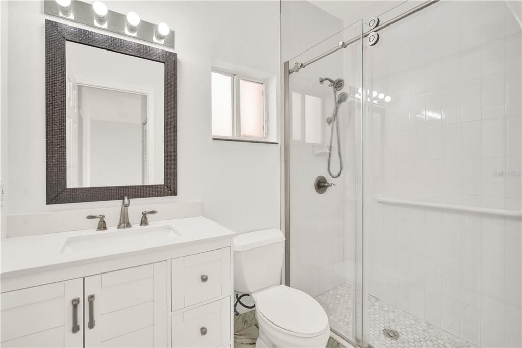 合同活跃: $729,000 (3 贝兹, 2 浴室, 1431 平方英尺)