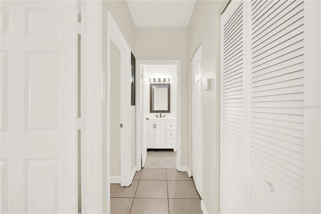 合同活跃: $729,000 (3 贝兹, 2 浴室, 1431 平方英尺)