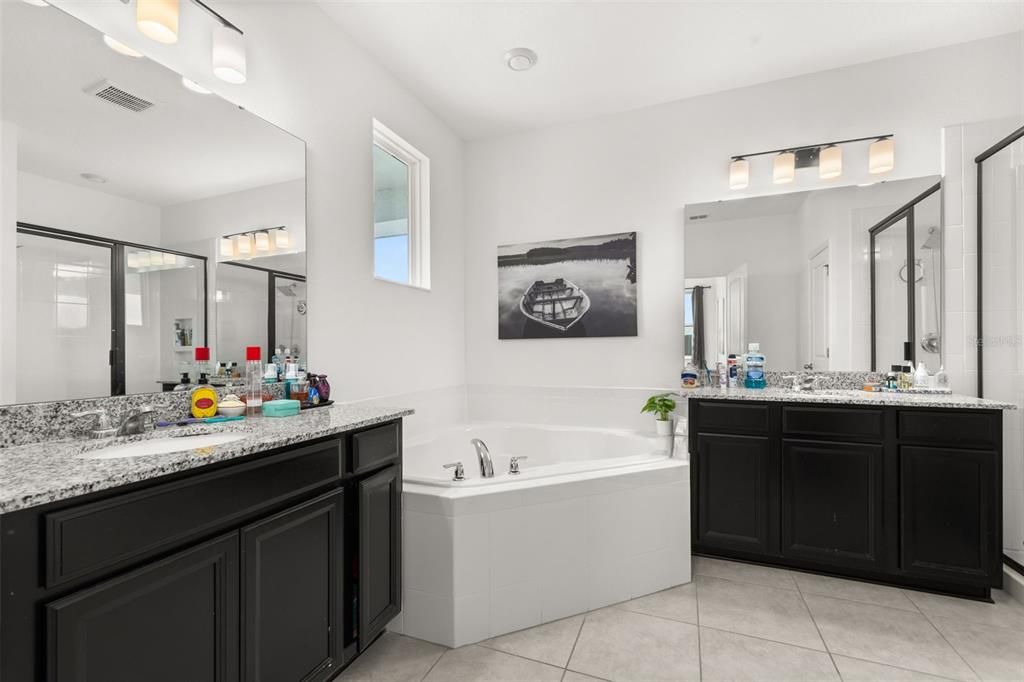 En Venta: $759,000 (5 camas, 3 baños, 2935 Pies cuadrados)