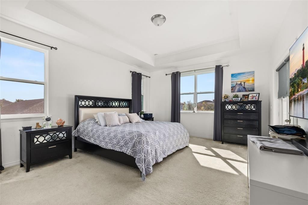 En Venta: $759,000 (5 camas, 3 baños, 2935 Pies cuadrados)