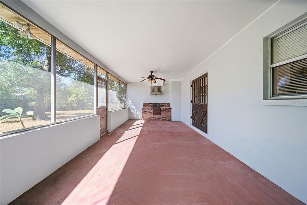 Active With Contract: $425,000 (4 beds, 3 baths, 2196 Square Feet)