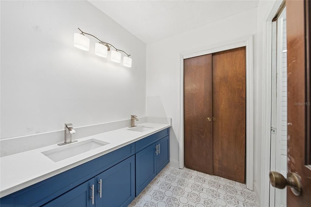 Active With Contract: $425,000 (4 beds, 3 baths, 2196 Square Feet)