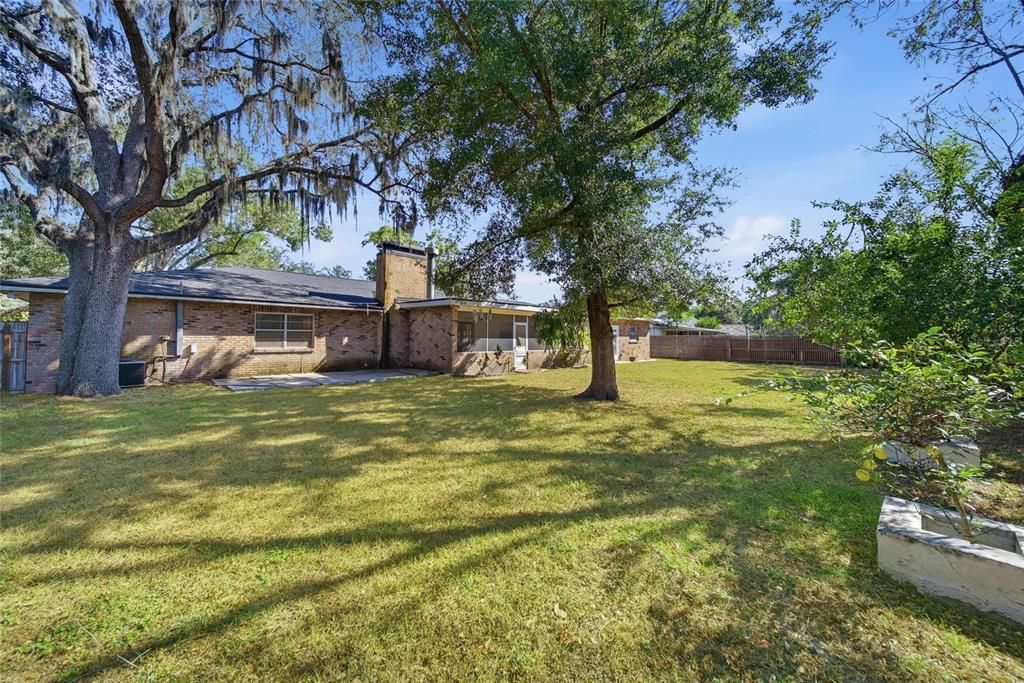 Active With Contract: $425,000 (4 beds, 3 baths, 2196 Square Feet)