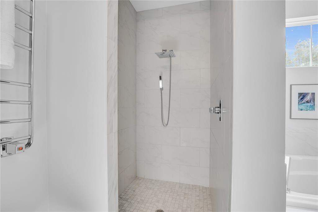 En Venta: $1,500,000 (4 camas, 3 baños, 2749 Pies cuadrados)