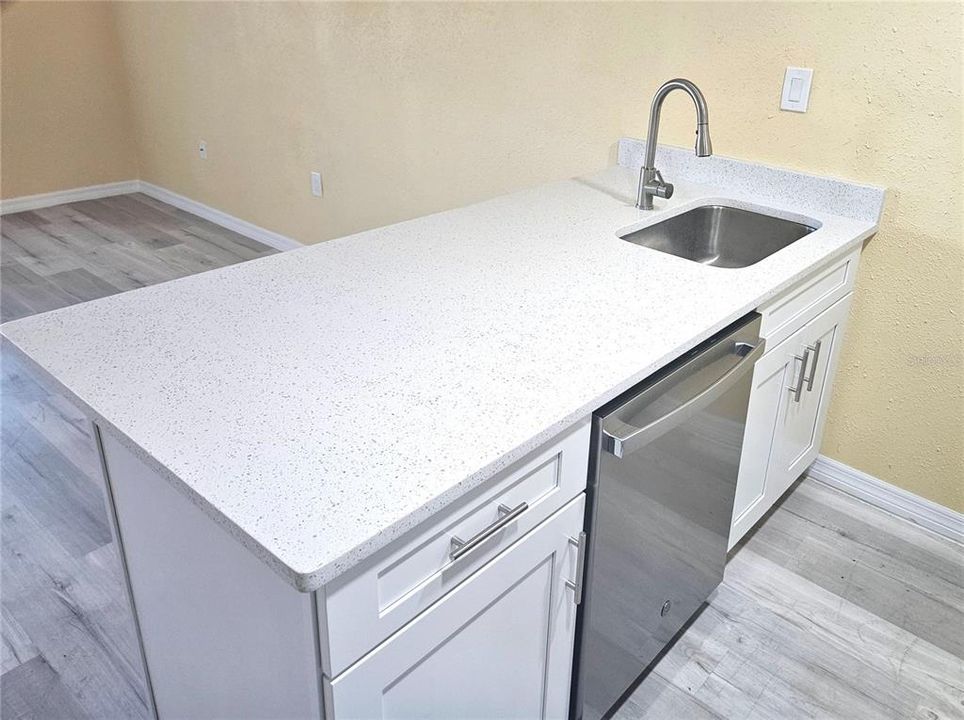 В аренду: $1,650 (1 спален, 1 ванн, 700 Квадратных фут)