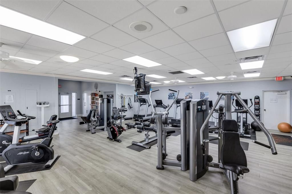 На продажу: $264,900 (2 спален, 2 ванн, 1352 Квадратных фут)