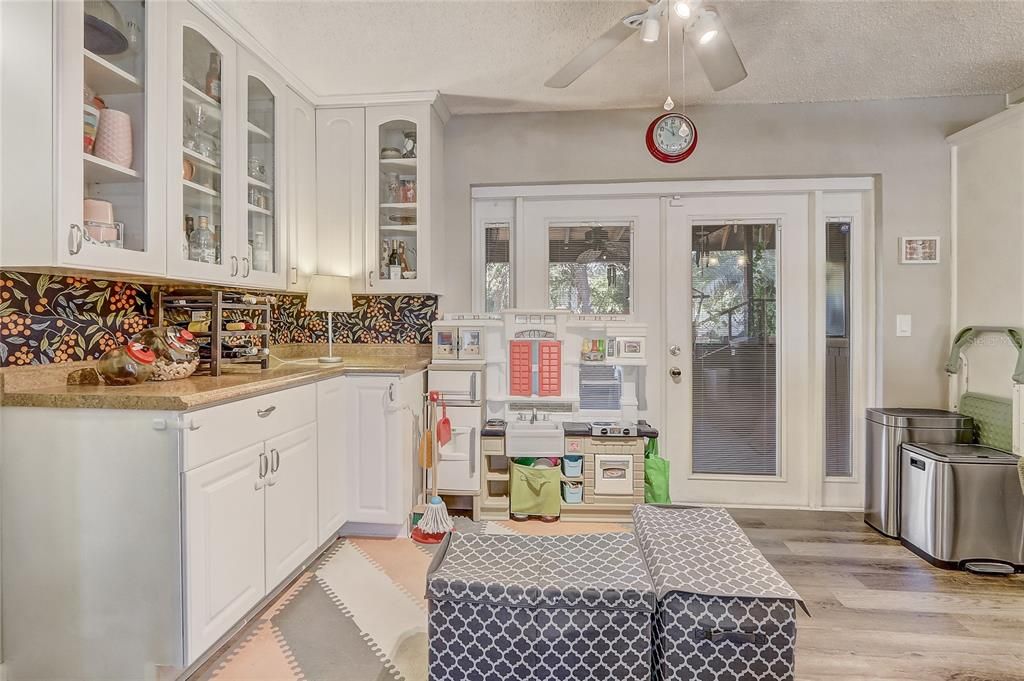 Active With Contract: $375,000 (3 beds, 2 baths, 1200 Square Feet)