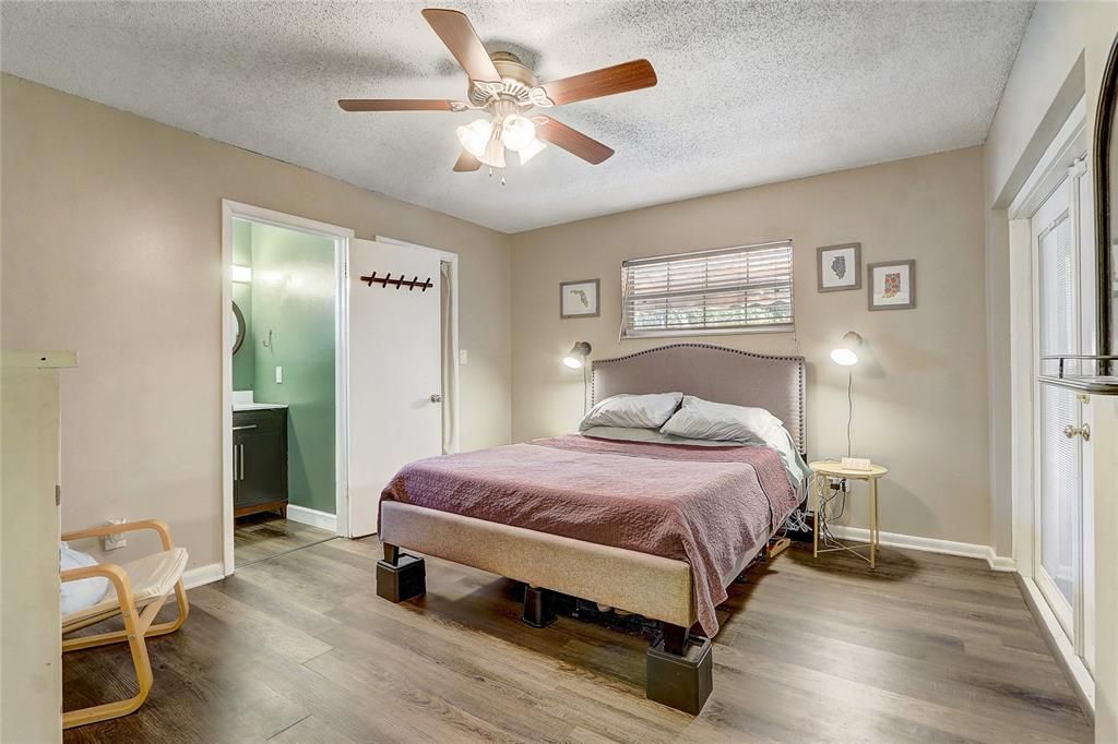 Active With Contract: $375,000 (3 beds, 2 baths, 1200 Square Feet)