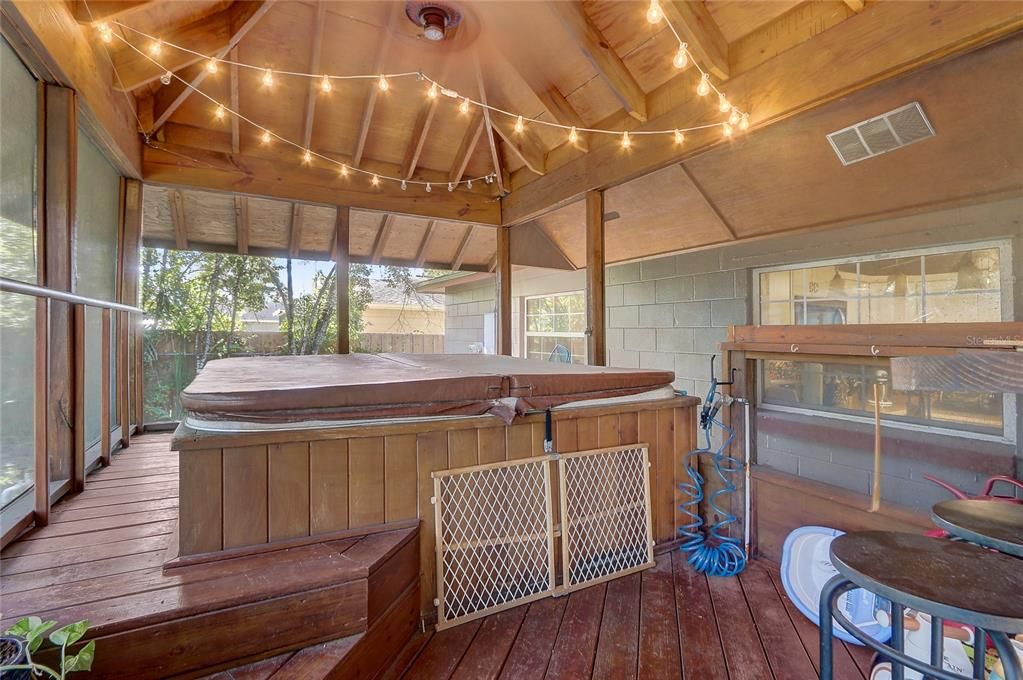 Active With Contract: $375,000 (3 beds, 2 baths, 1200 Square Feet)