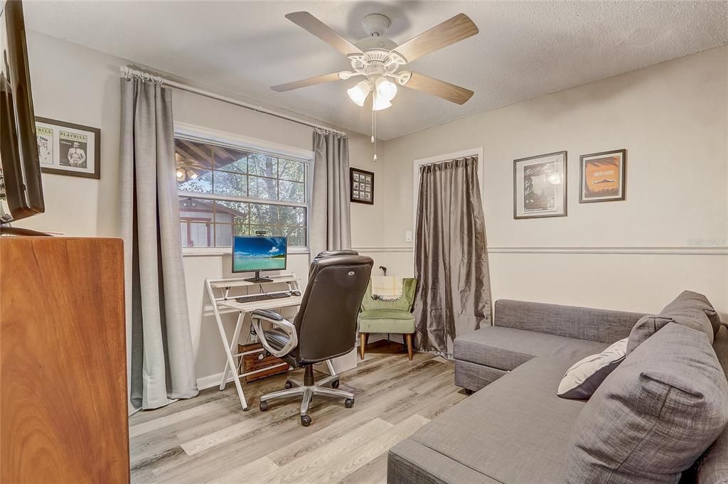 Active With Contract: $375,000 (3 beds, 2 baths, 1200 Square Feet)