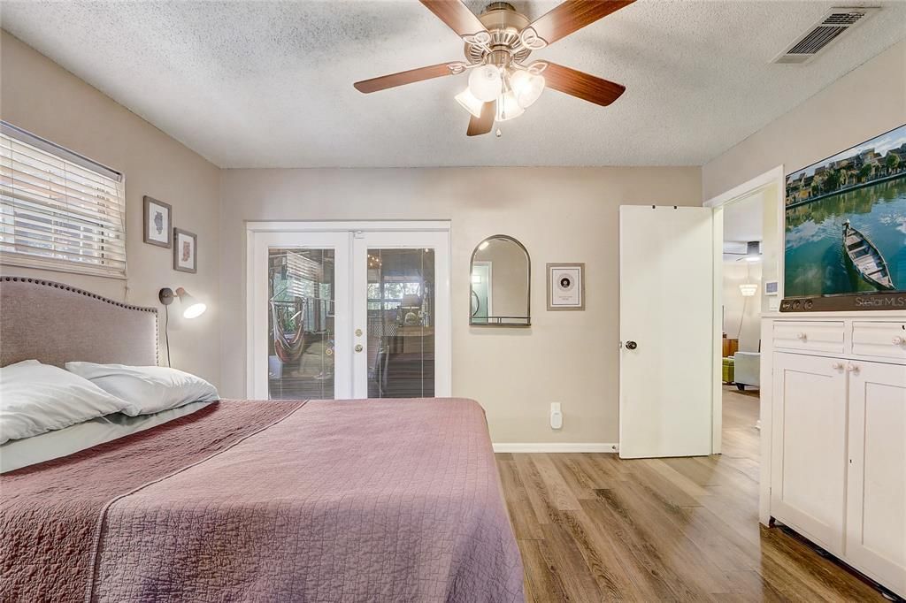 Active With Contract: $375,000 (3 beds, 2 baths, 1200 Square Feet)