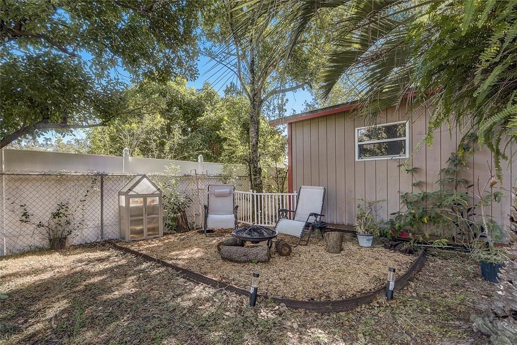 Active With Contract: $375,000 (3 beds, 2 baths, 1200 Square Feet)