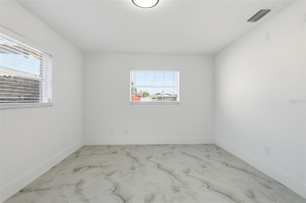 Active With Contract: $320,000 (3 beds, 2 baths, 1466 Square Feet)