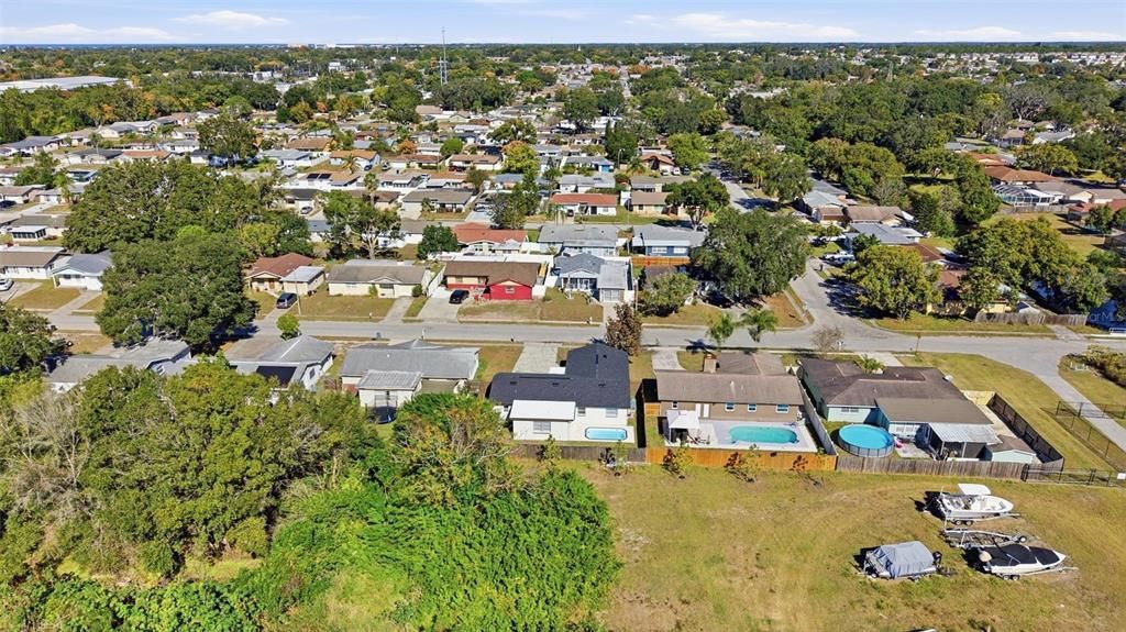 Active With Contract: $320,000 (3 beds, 2 baths, 1466 Square Feet)