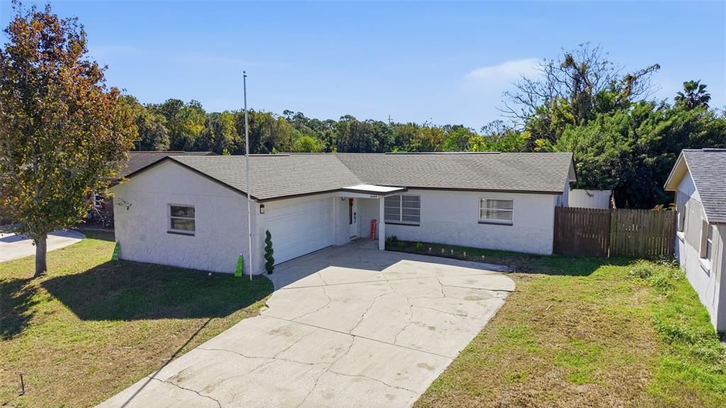 Active With Contract: $320,000 (3 beds, 2 baths, 1466 Square Feet)