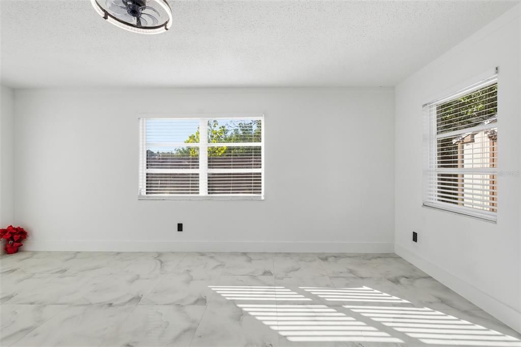 Active With Contract: $320,000 (3 beds, 2 baths, 1466 Square Feet)