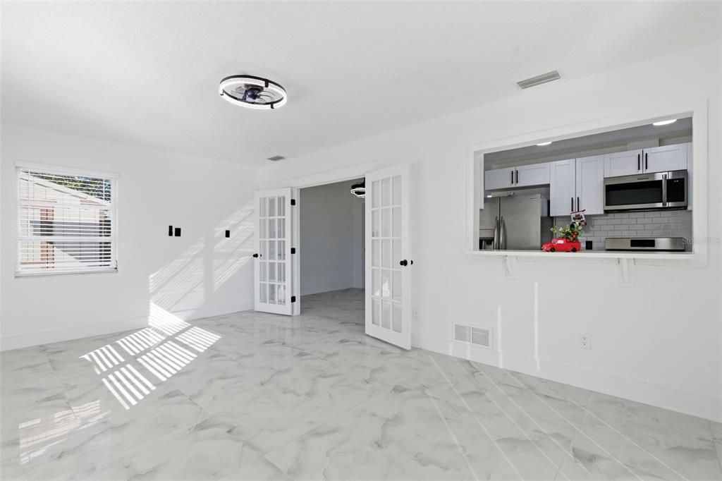 Active With Contract: $320,000 (3 beds, 2 baths, 1466 Square Feet)