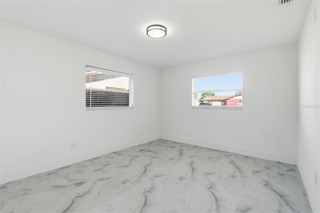 Active With Contract: $320,000 (3 beds, 2 baths, 1466 Square Feet)