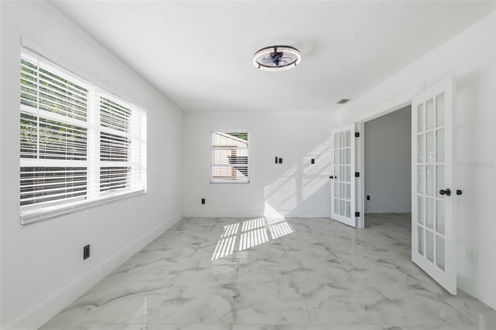 Active With Contract: $320,000 (3 beds, 2 baths, 1466 Square Feet)