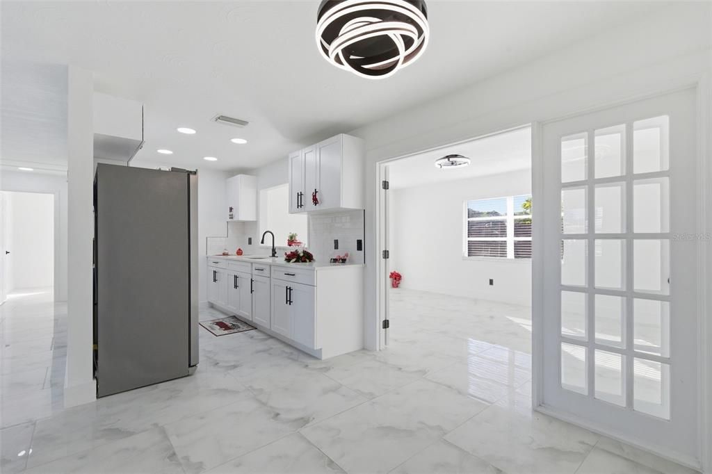 Active With Contract: $320,000 (3 beds, 2 baths, 1466 Square Feet)