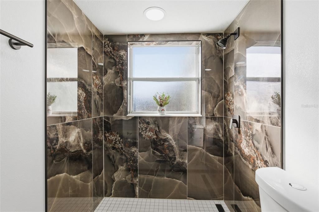 Active With Contract: $320,000 (3 beds, 2 baths, 1466 Square Feet)