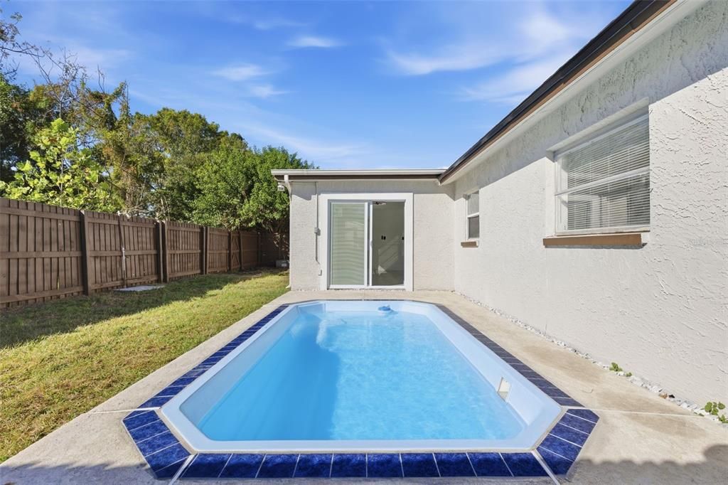 Active With Contract: $320,000 (3 beds, 2 baths, 1466 Square Feet)