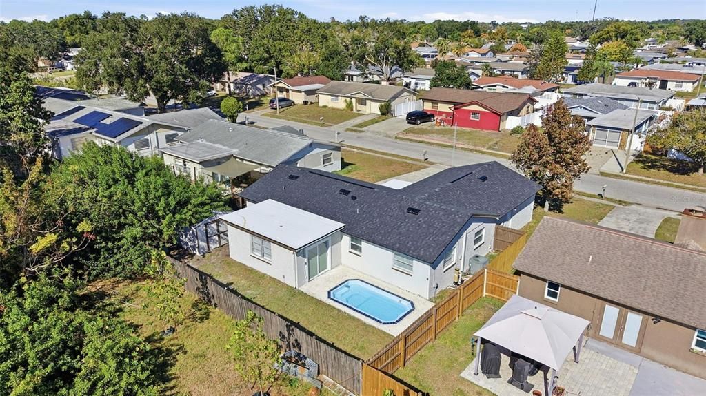 Active With Contract: $320,000 (3 beds, 2 baths, 1466 Square Feet)