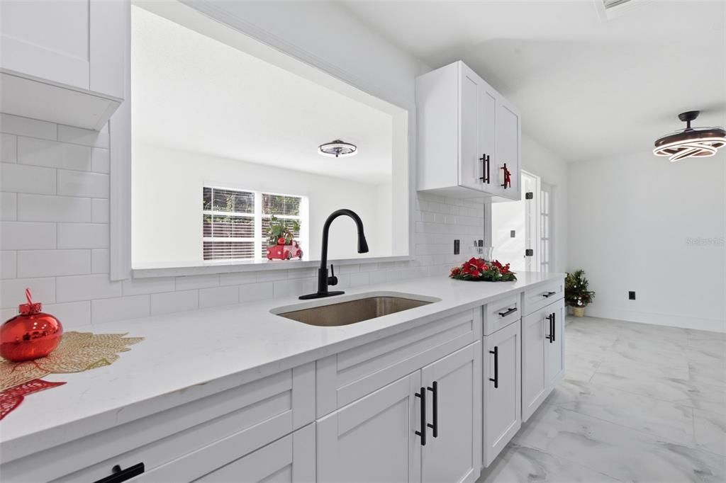 Active With Contract: $320,000 (3 beds, 2 baths, 1466 Square Feet)