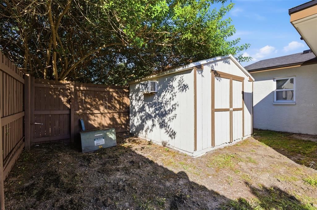 Active With Contract: $320,000 (3 beds, 2 baths, 1466 Square Feet)