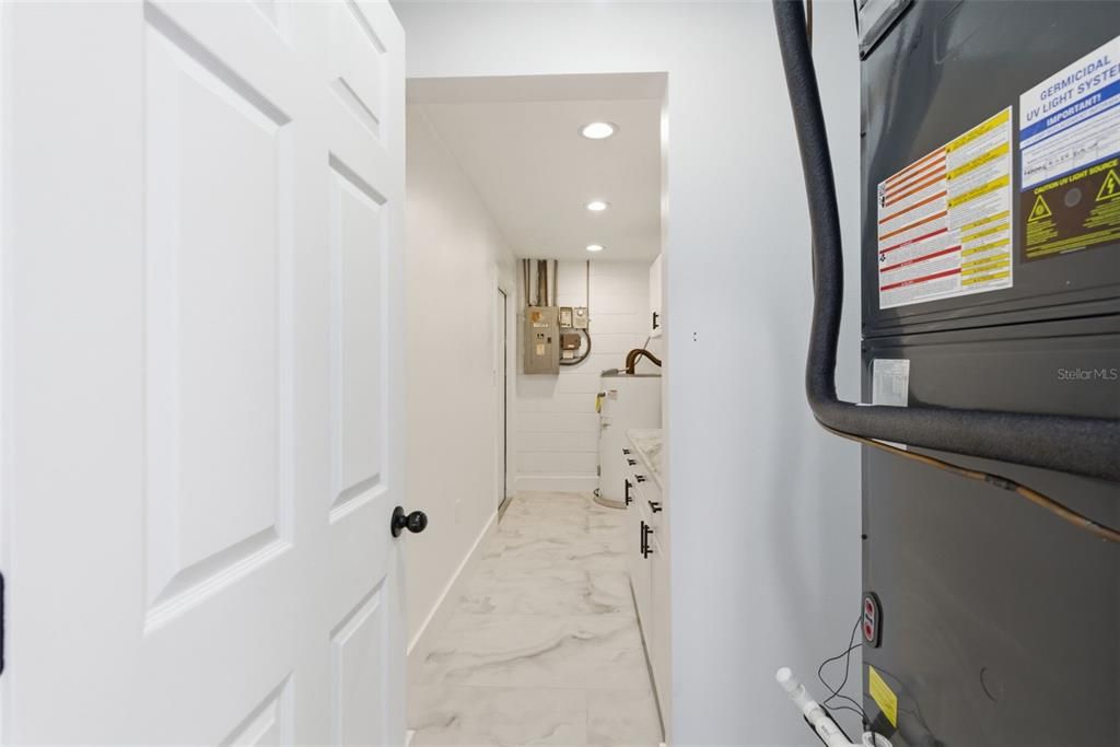 Active With Contract: $320,000 (3 beds, 2 baths, 1466 Square Feet)