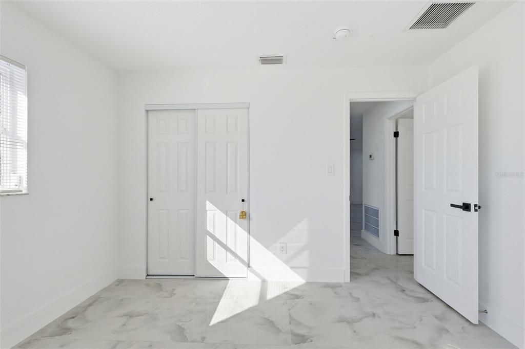 Active With Contract: $320,000 (3 beds, 2 baths, 1466 Square Feet)