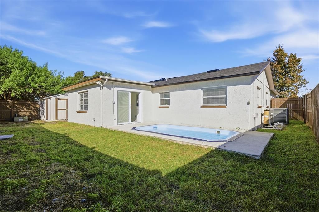 Active With Contract: $320,000 (3 beds, 2 baths, 1466 Square Feet)