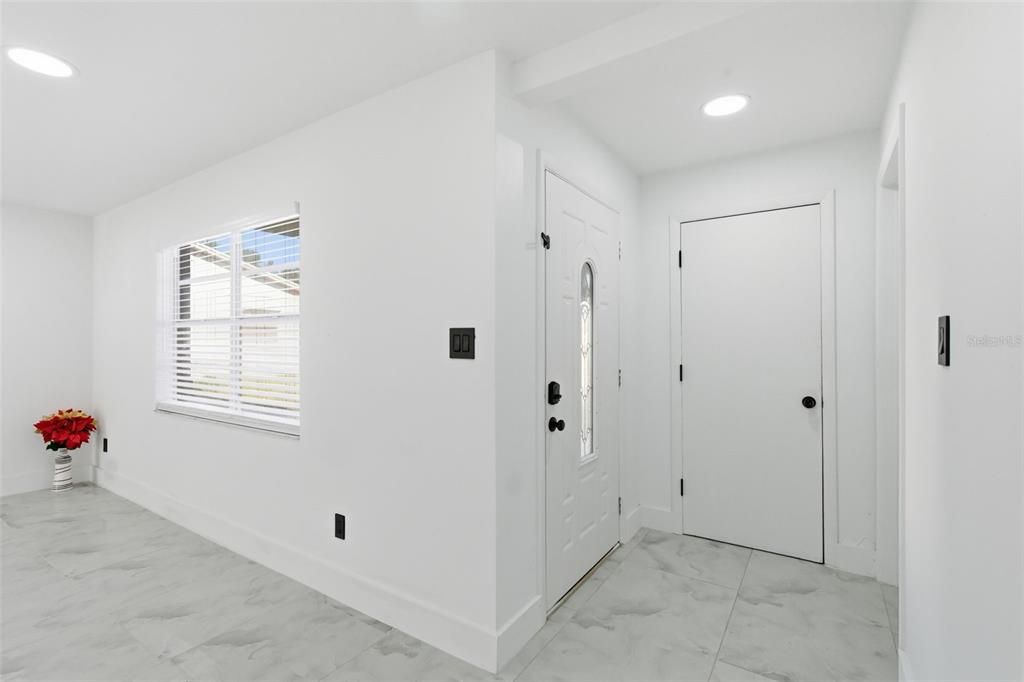 Active With Contract: $320,000 (3 beds, 2 baths, 1466 Square Feet)