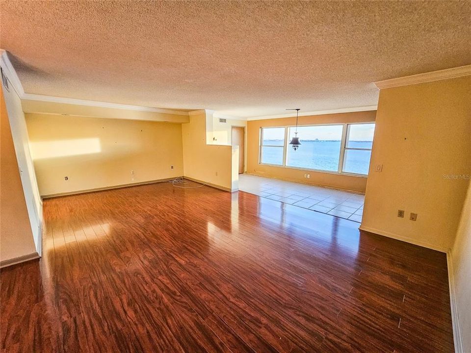 For Sale: $249,000 (2 beds, 2 baths, 1450 Square Feet)