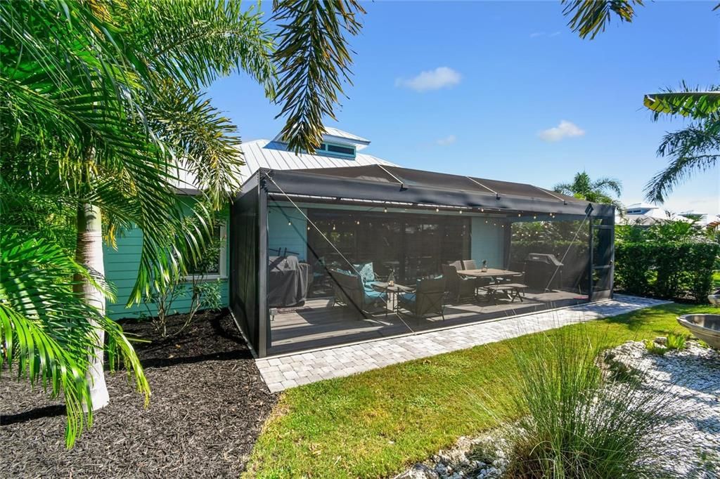 For Sale: $449,000 (1 beds, 1 baths, 1000 Square Feet)