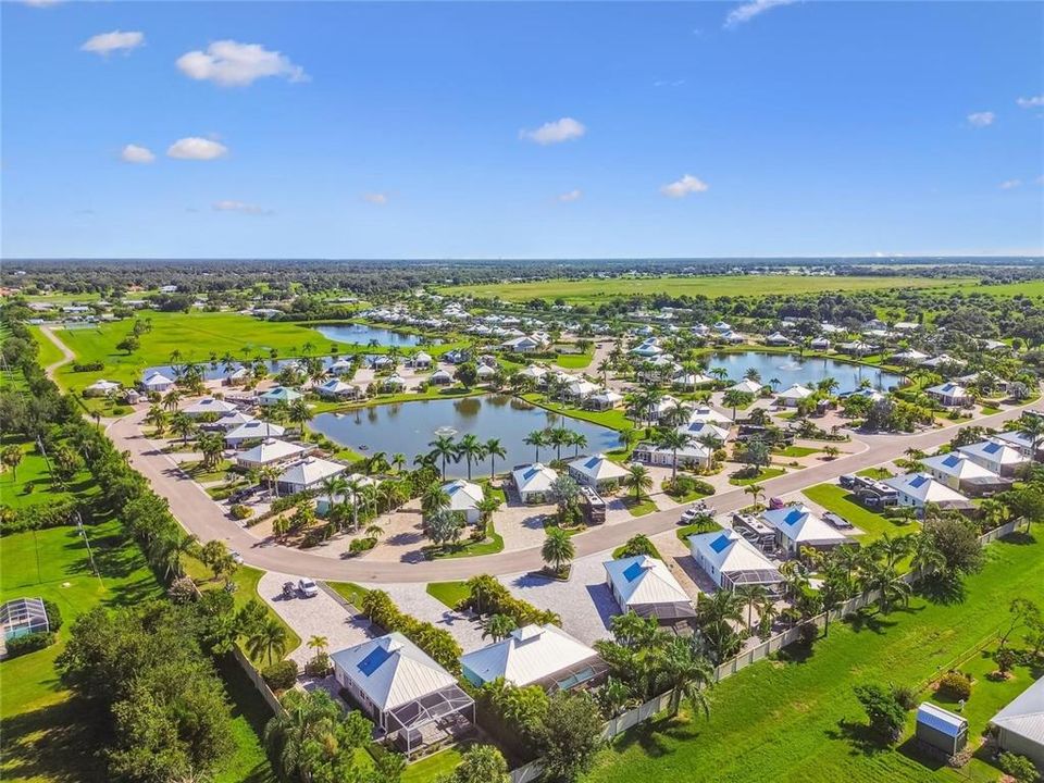 For Sale: $449,000 (1 beds, 1 baths, 1000 Square Feet)