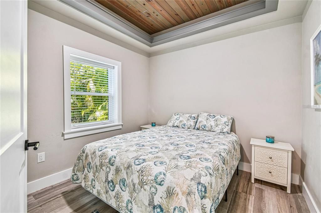 For Sale: $449,000 (1 beds, 1 baths, 1000 Square Feet)