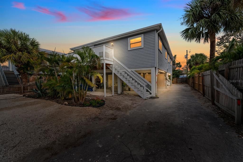 For Sale: $1,175,000 (4 beds, 0 baths, 1700 Square Feet)