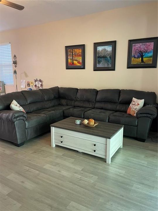 For Sale: $445,000 (3 beds, 2 baths, 1839 Square Feet)