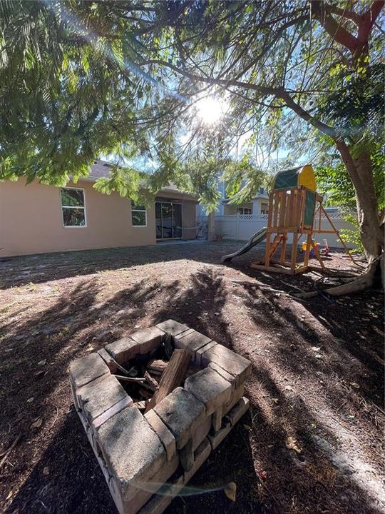 For Sale: $445,000 (3 beds, 2 baths, 1839 Square Feet)